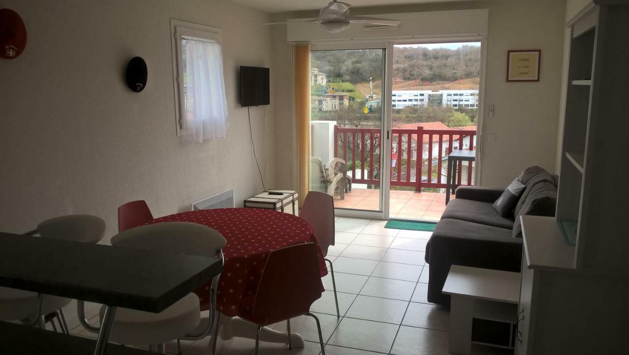 Appartement Proche de St. Jean de Luz, T2 classé à 900m de la plage à Urrugne Extérieur photo